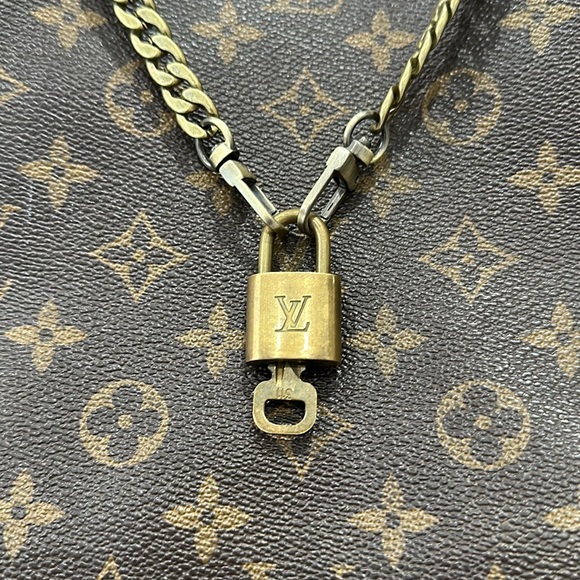 Louis Vuitton Jewelry - Vintage Louis Vuitton Lock & Key w/Chain #311